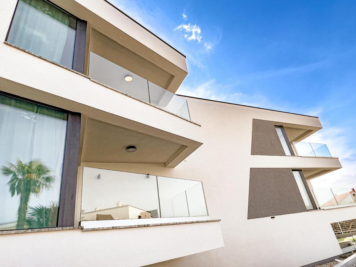 Villa Mirno More Apartments Malinska Kültér fotó