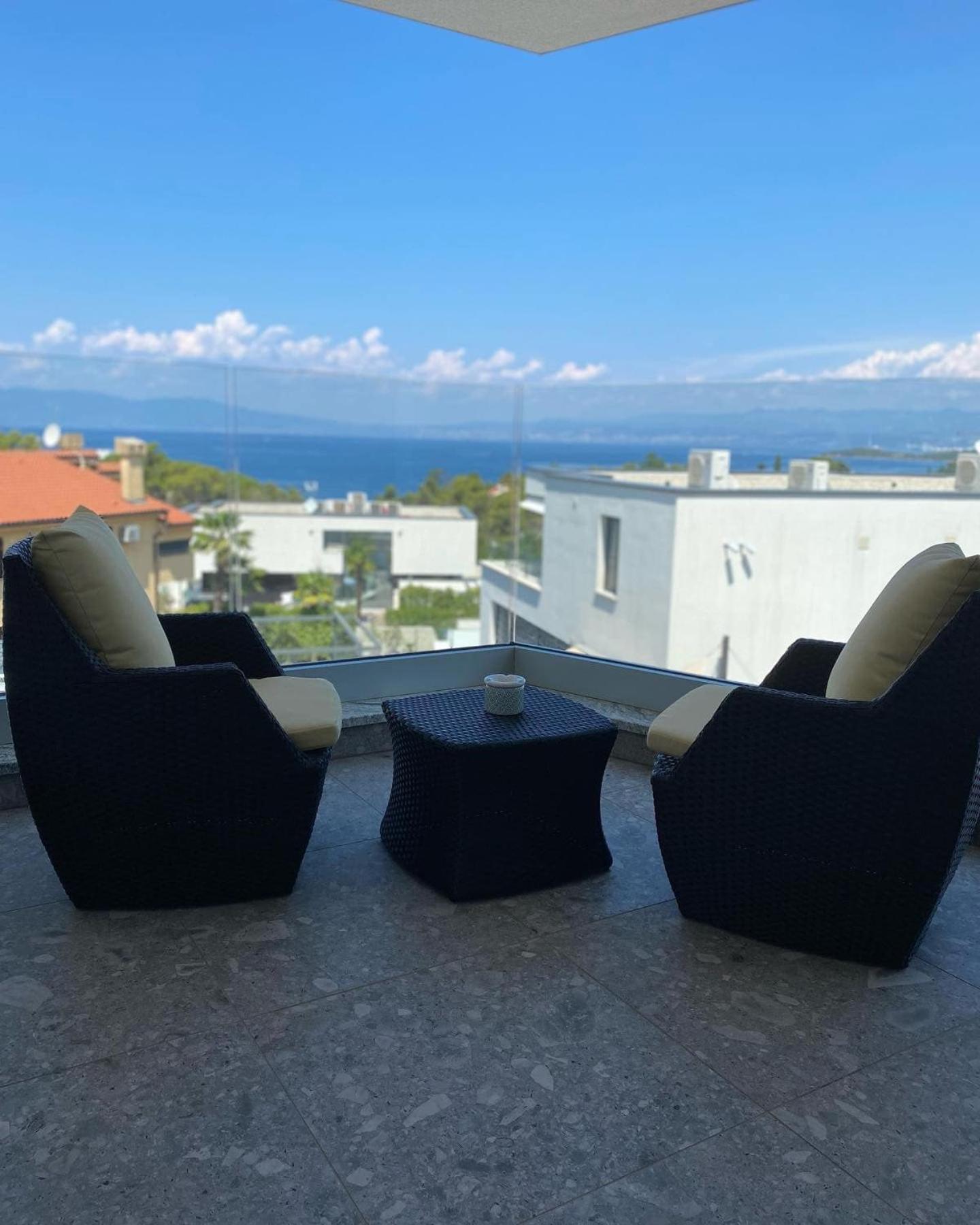 Villa Mirno More Apartments Malinska Kültér fotó